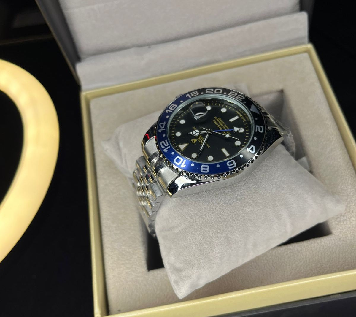 RLX GMT Master | 40mm Stainless Steel | Batman Bezel on Jubilee Chain