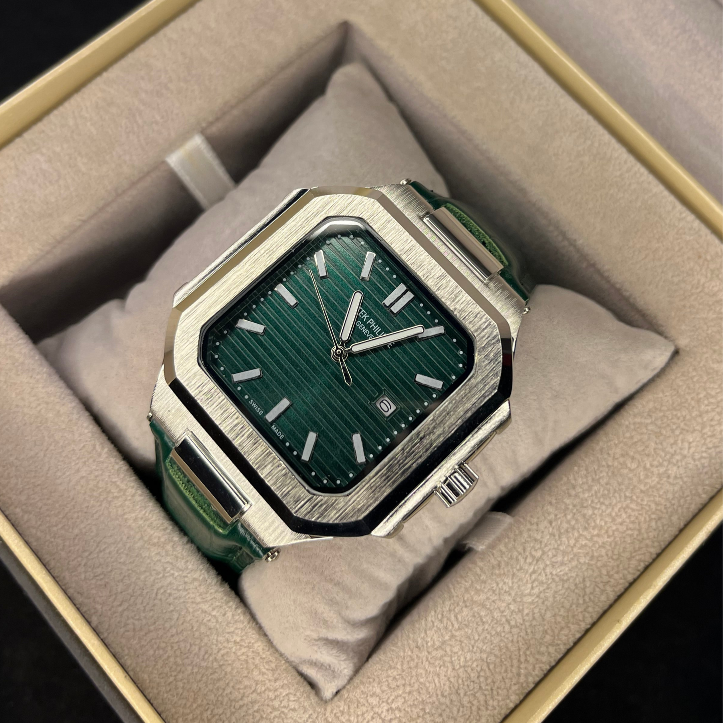 Patek Philippe Cubitus – Men's Watch | Green Dial with Date | Green Leather Strap