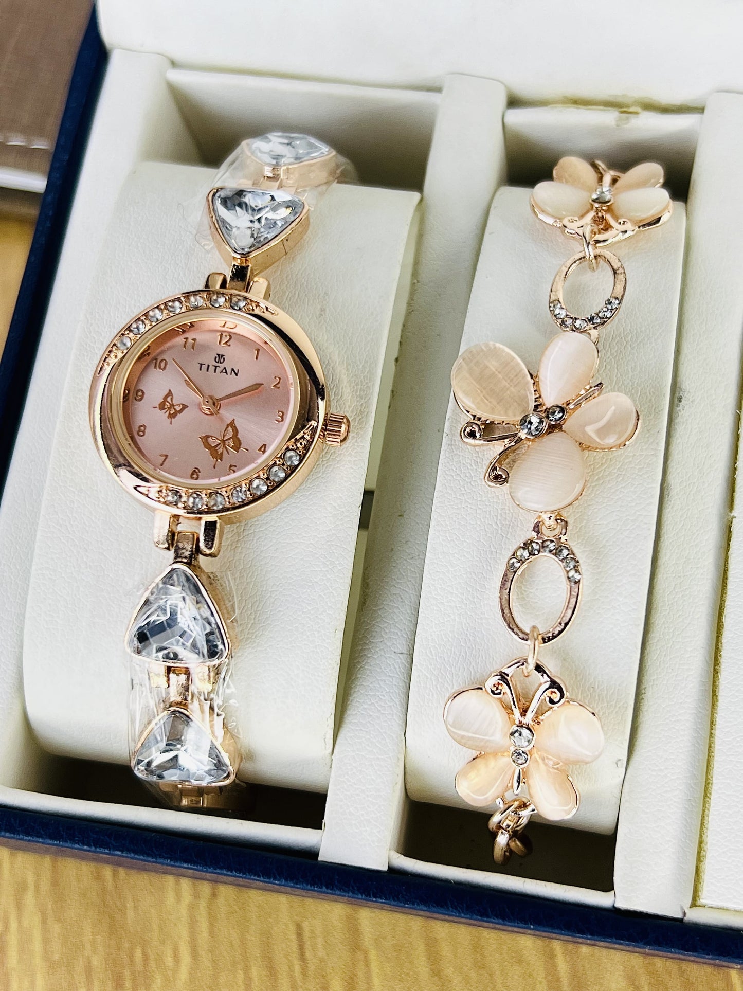 Titan Butterfly Edition – Women's Watch & Bracelet Jewelry Set